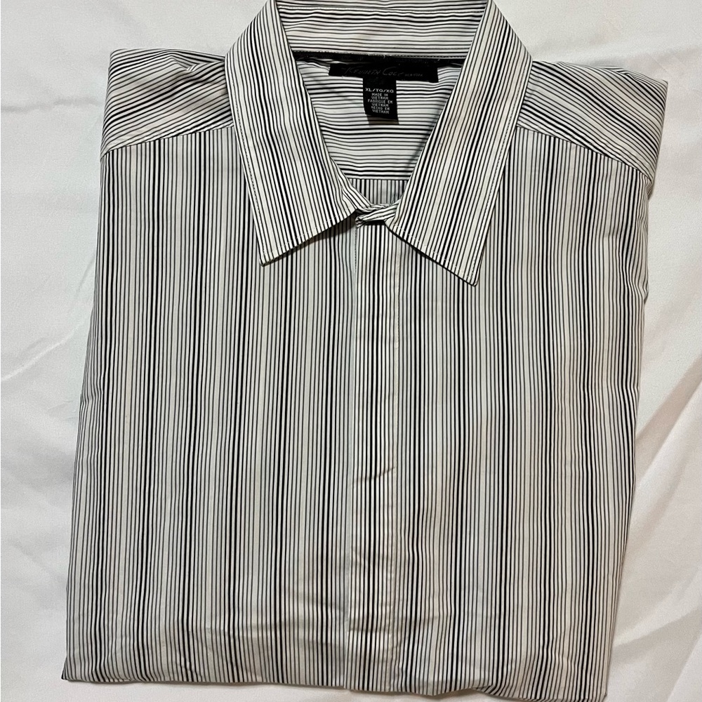 Men’s Kenneth Cole button down dress shirt. XL